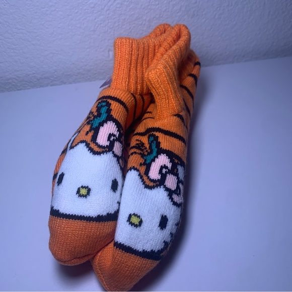 NWT Hello Kitty Halloween Grip Socks Slippers Booties Orange Striped Pumpkin - Picture 3 of 8